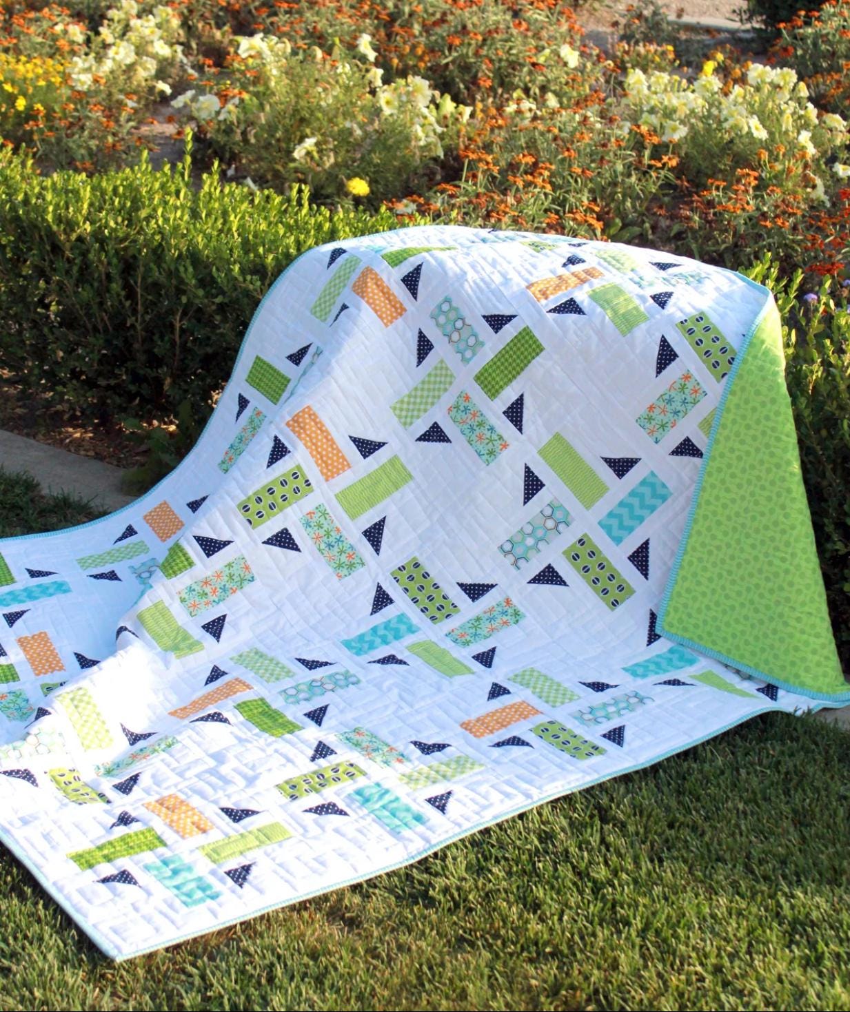 A Bright Corner Division Quilt Pattern - jellyroll pattern - fat quarter pattern
