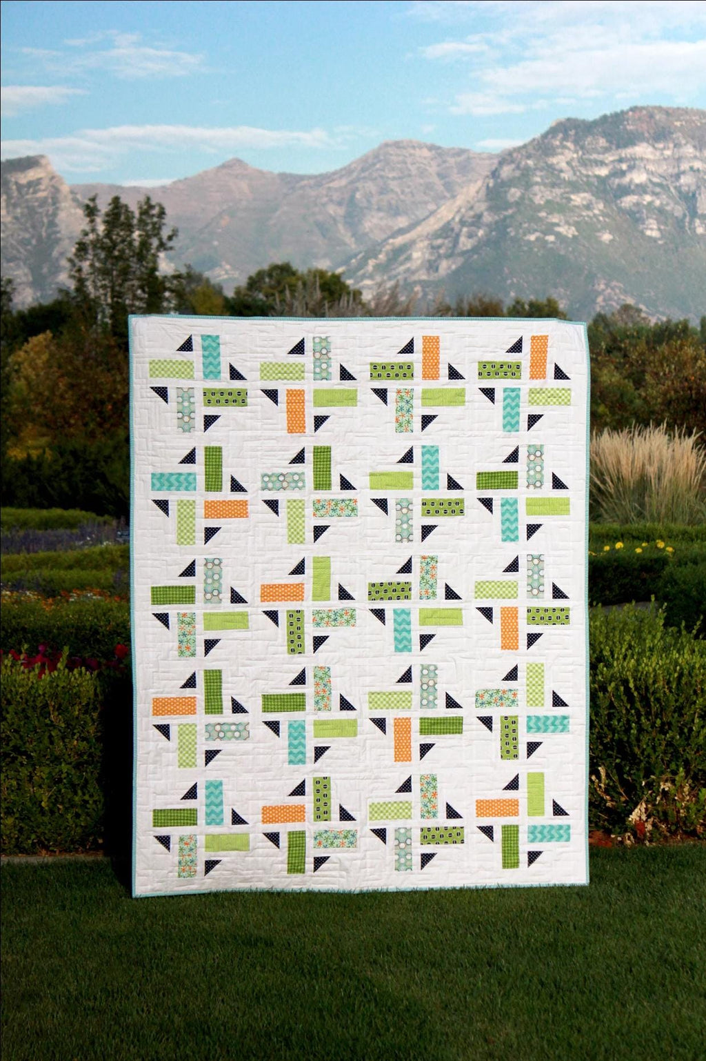 A Bright Corner Division Quilt Pattern - jellyroll pattern - fat quarter pattern