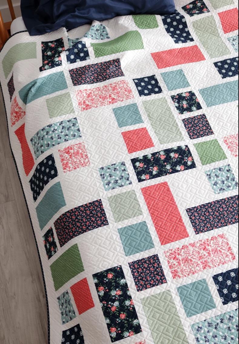 A Bright Corner Grandstand Quilt Pattern - fat quarter pattern - beginner quilt pattern