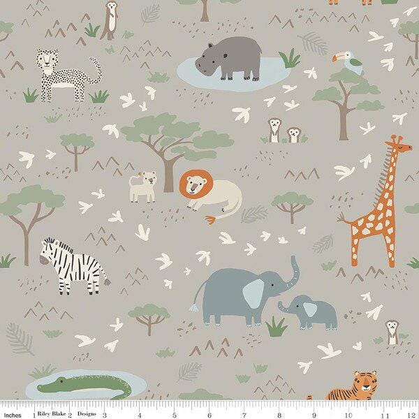 PREORDER Riley Blake Leo and Savannah 7 Piece Mini Fat Quarter Bundle